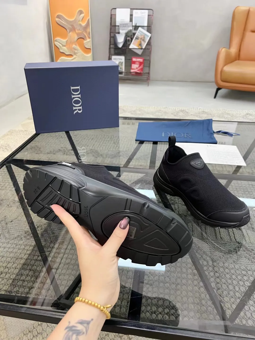 Men's Shoes💰P460💰【DIOR】Dior's new B30 low-top sneakers✅ are carefully made of gray mesh fabric and white technical fabric, decorated with reflective "CD30" graphic logo, and "DIO~B30" and "CD30" logos on the heel and tongue. An extra-light, sculpted rubber sole with signature accents adds style, while internal stretch details create ideal comfort. It can be matched with various casual styles to show a fashionable and modern sports style. Code number: 38-44 (45 can be customized)